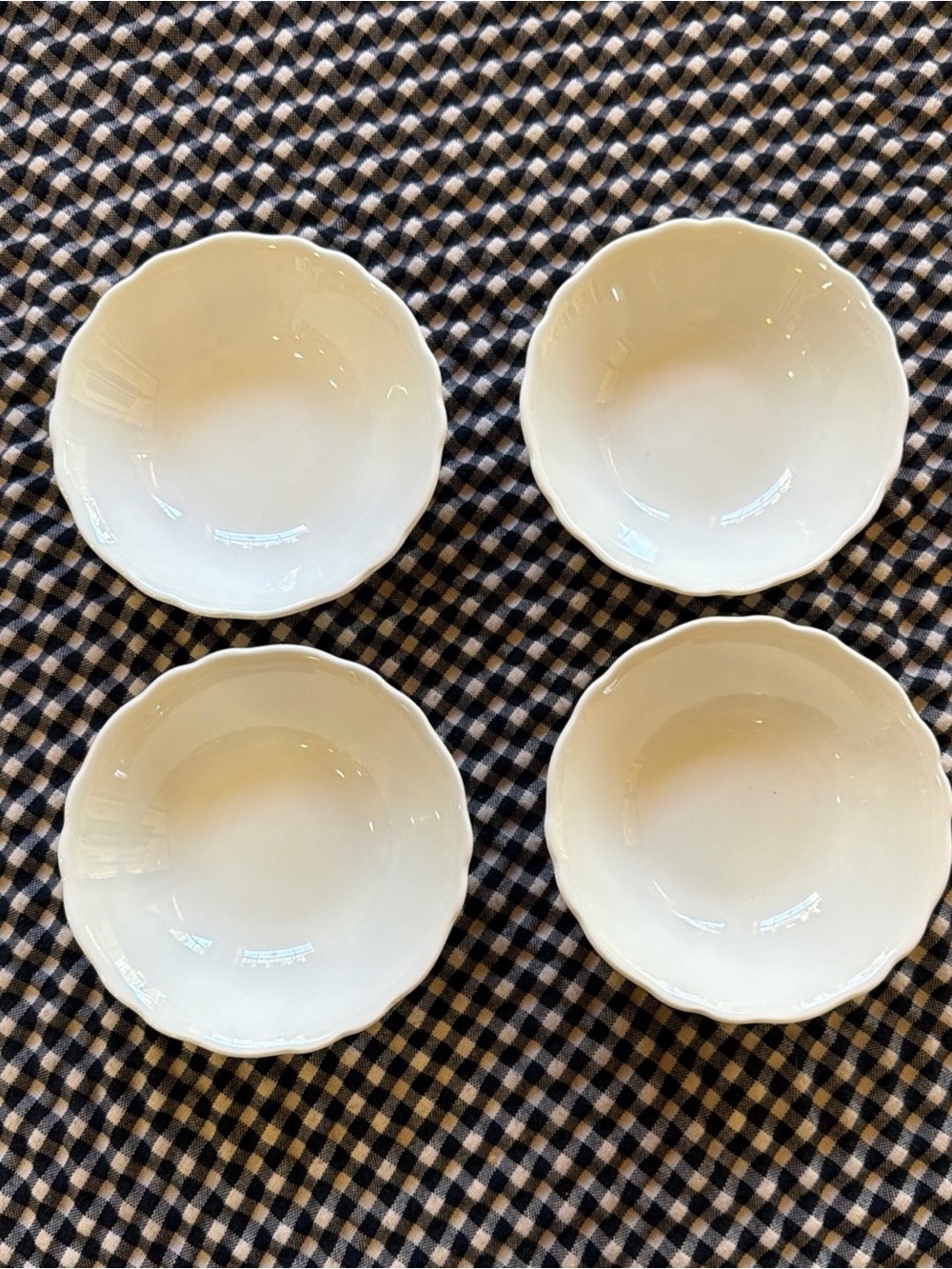 Set of 4 VTG Royal Staffordshire White Scalloped Ceramic Cereal Bowls